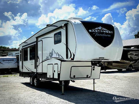 Used 2022 East To West Tandara 285RL Featured Photo