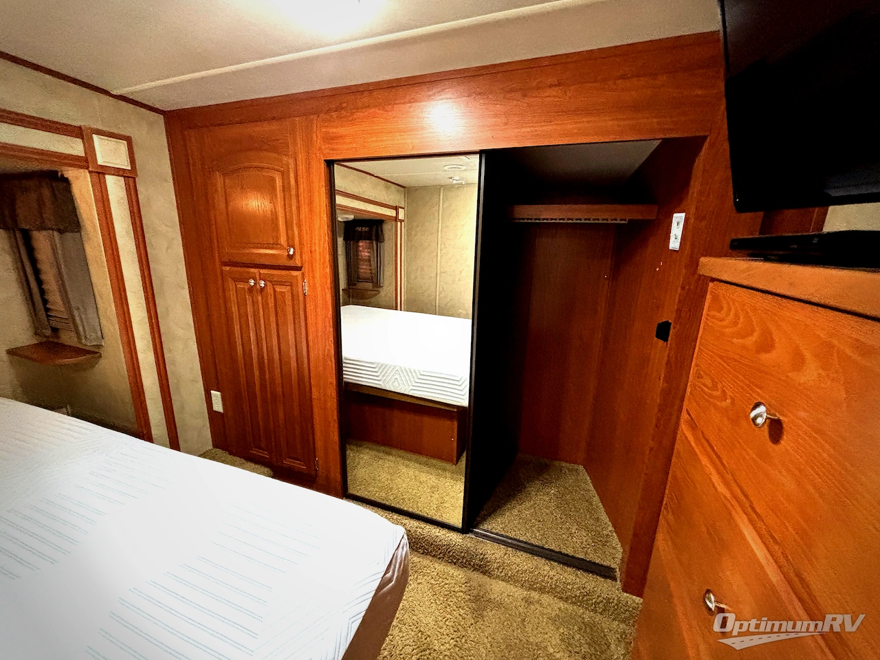 2012 Forest River Cedar Creek Silverback 29RE Photo 10