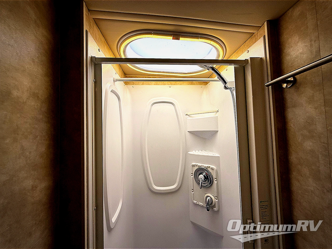 2018 Winnebago View 24J Photo 16
