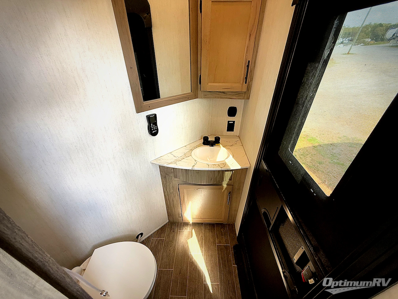 2022 Forest River Cherokee Arctic Wolf Suite 3770 Photo 10