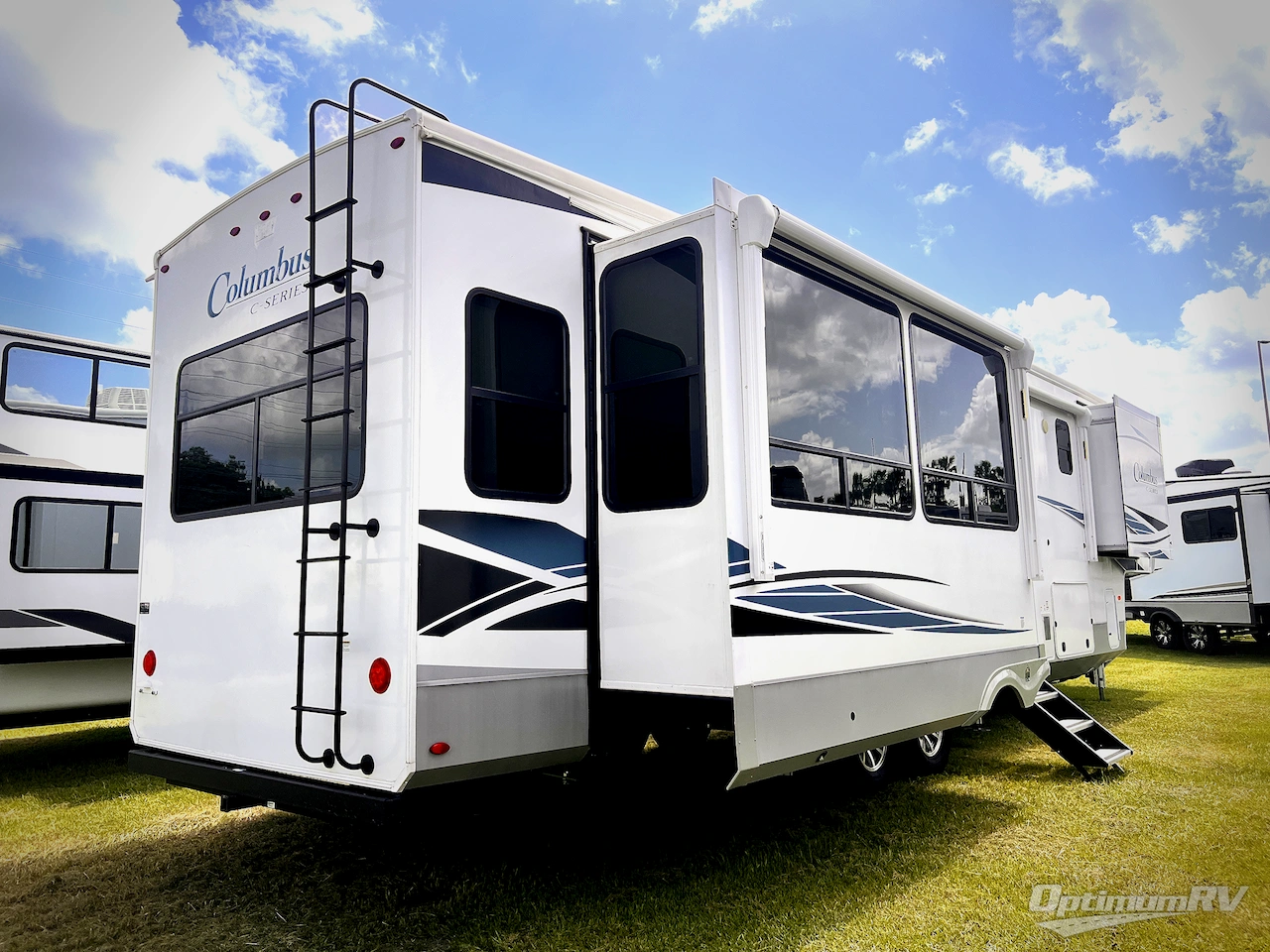 2022 Palomino Columbus C-Series 382FBC Photo 3