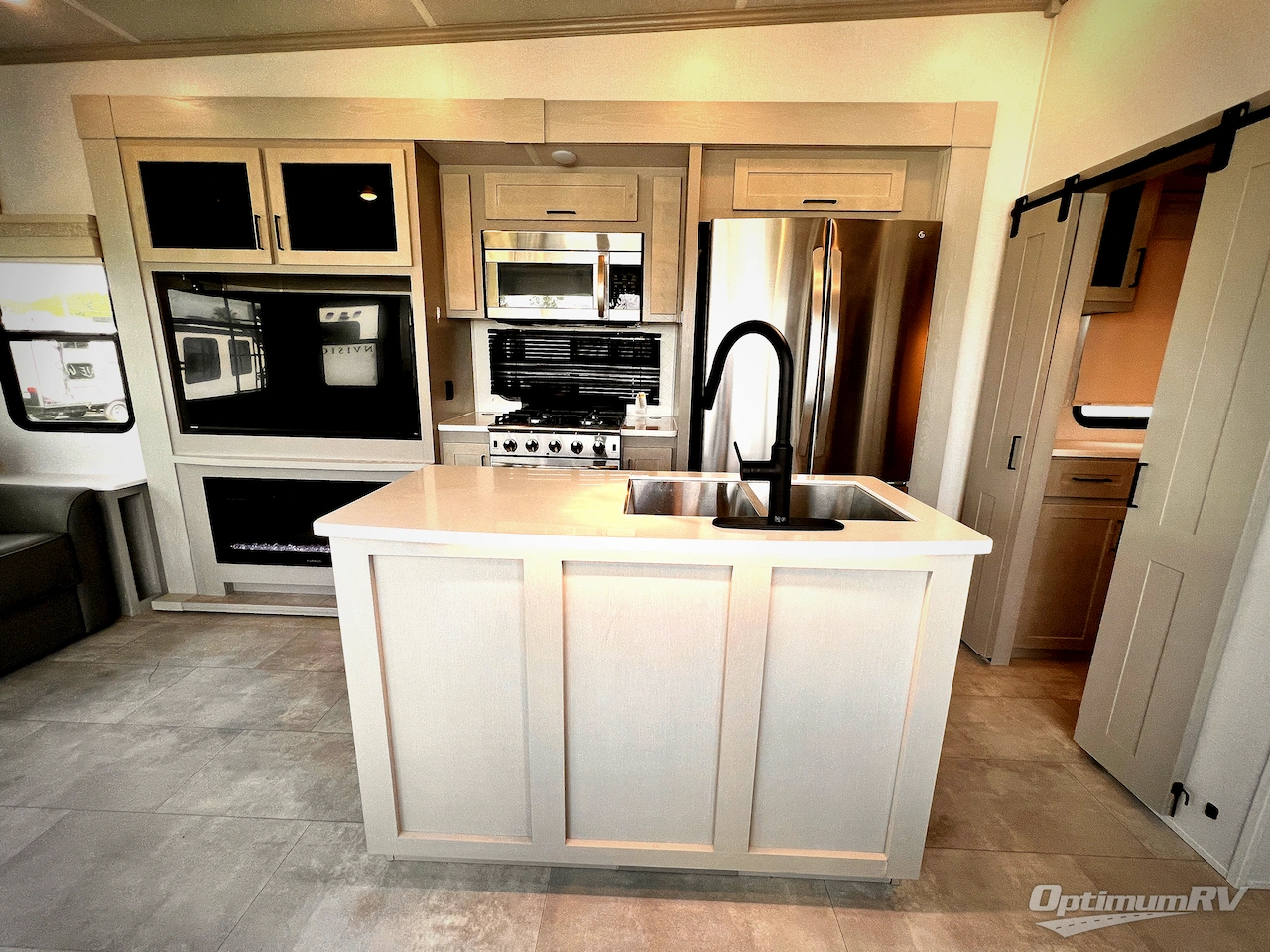 2022 Palomino Columbus C-Series 382FBC Photo 11