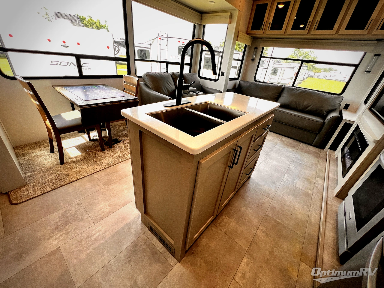 2022 Palomino Columbus C-Series 382FBC Photo 12