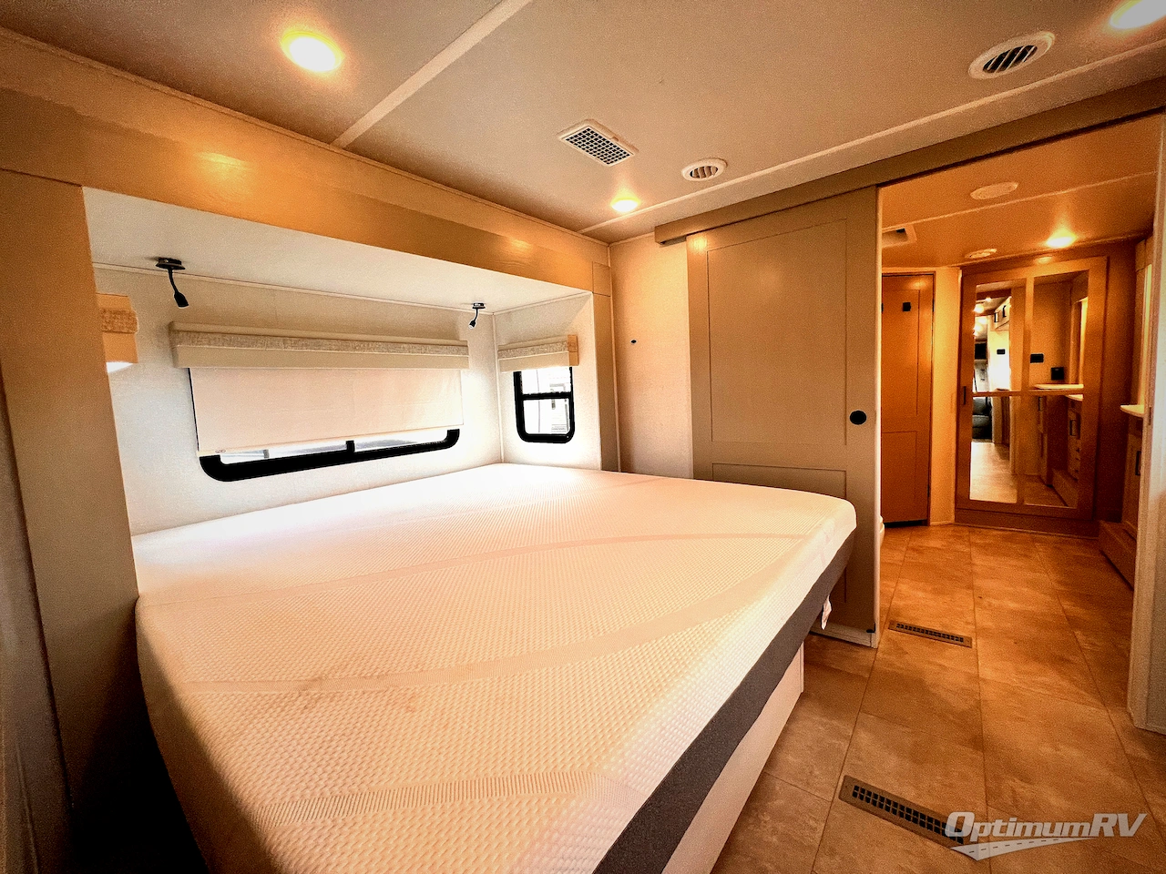 2022 Palomino Columbus C-Series 382FBC Photo 19