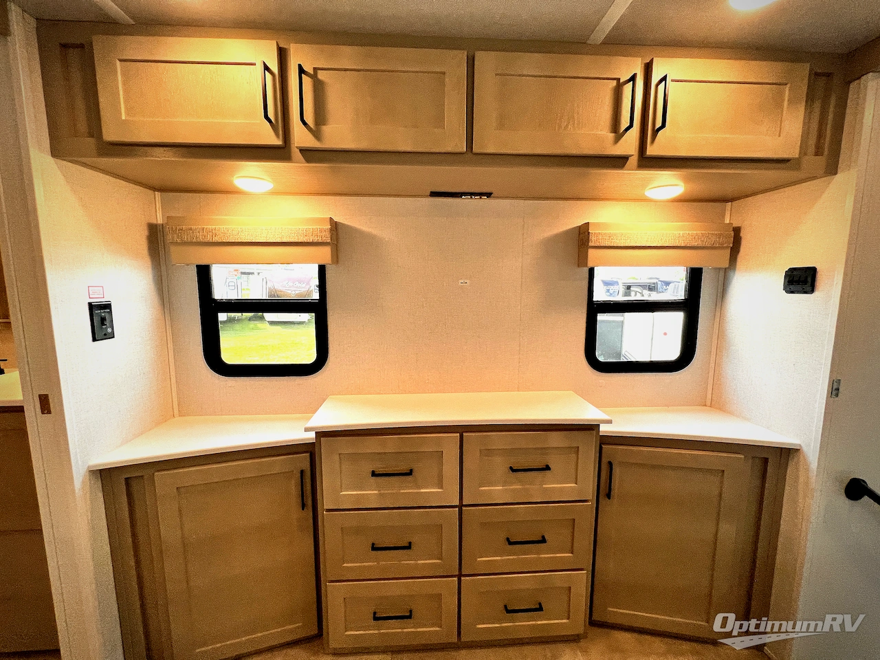 2022 Palomino Columbus C-Series 382FBC Photo 21