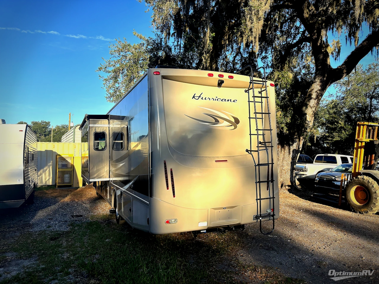 2014 Thor Hurricane 34E Photo 3