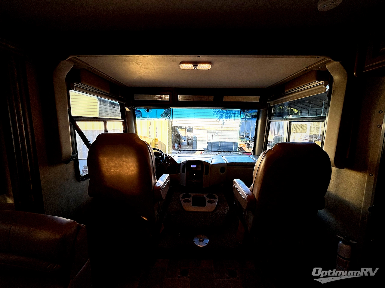 2014 Thor Hurricane 34E Photo 6