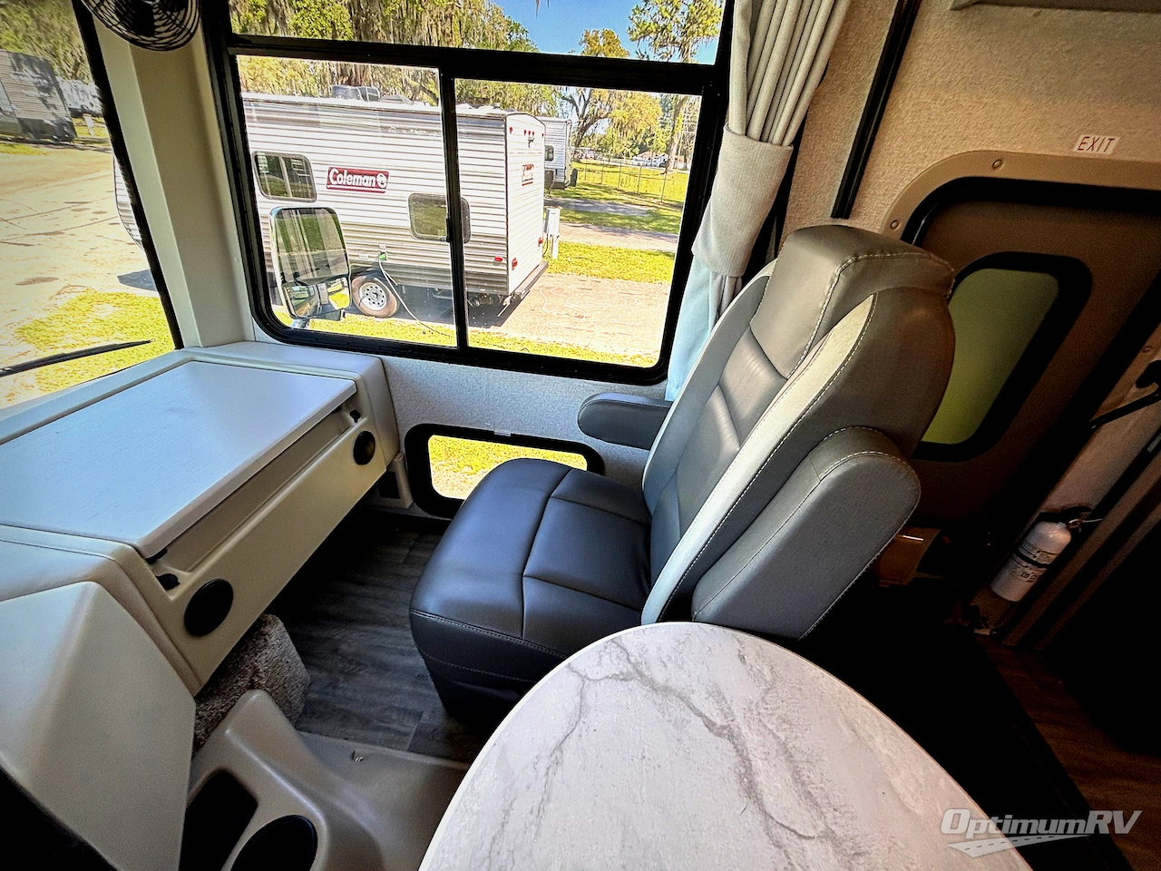 2023 Thor Luminate CC35 Photo 9