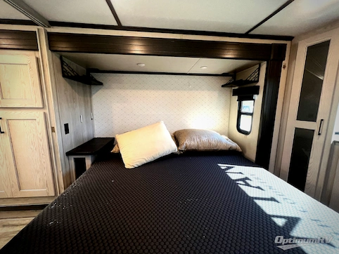 2022 Keystone Montana High Country 295RL RV Photo 4