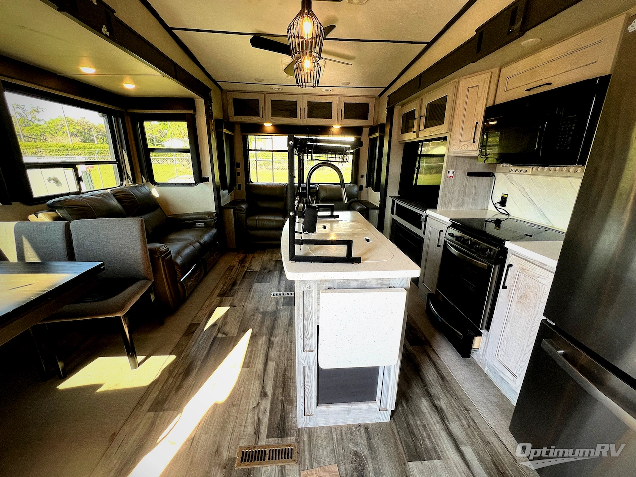 2022 Keystone Montana High Country 295RL Photo 4