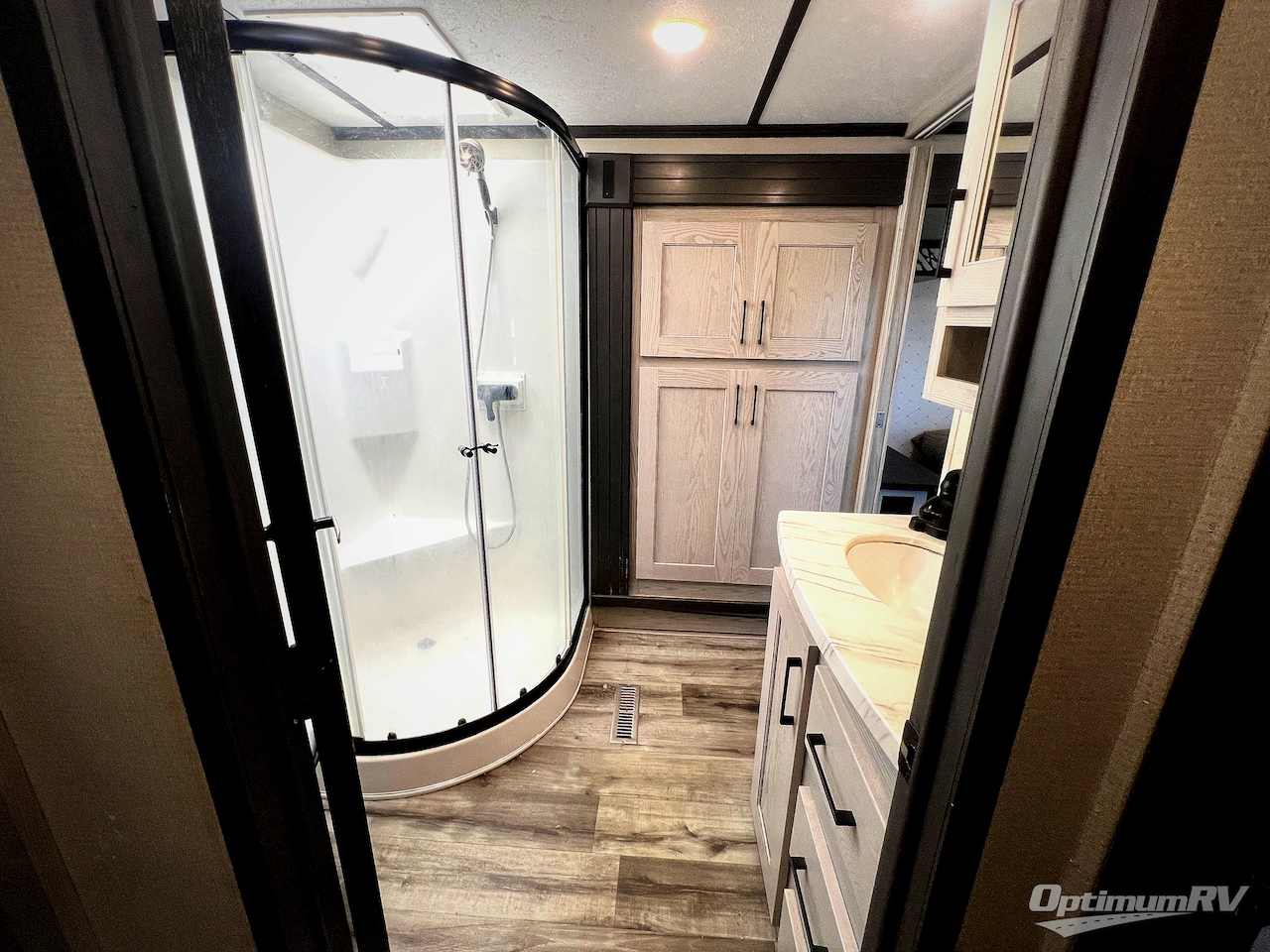 2022 Keystone Montana High Country 295RL Photo 16