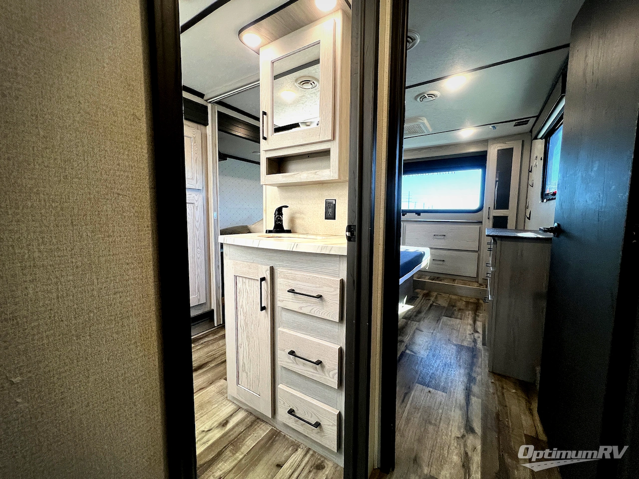 2022 Keystone Montana High Country 295RL Photo 17