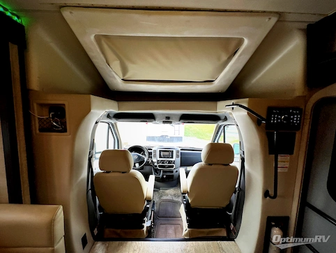 2018 Thor Gemini 24TX RV Photo 2