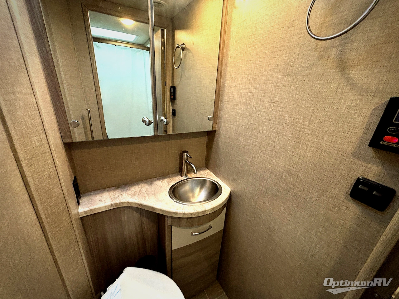 2021 Thor Tiburon Sprinter 24RW Photo 17