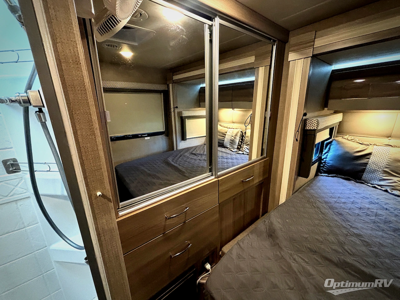 2021 Thor Tiburon Sprinter 24RW Photo 20