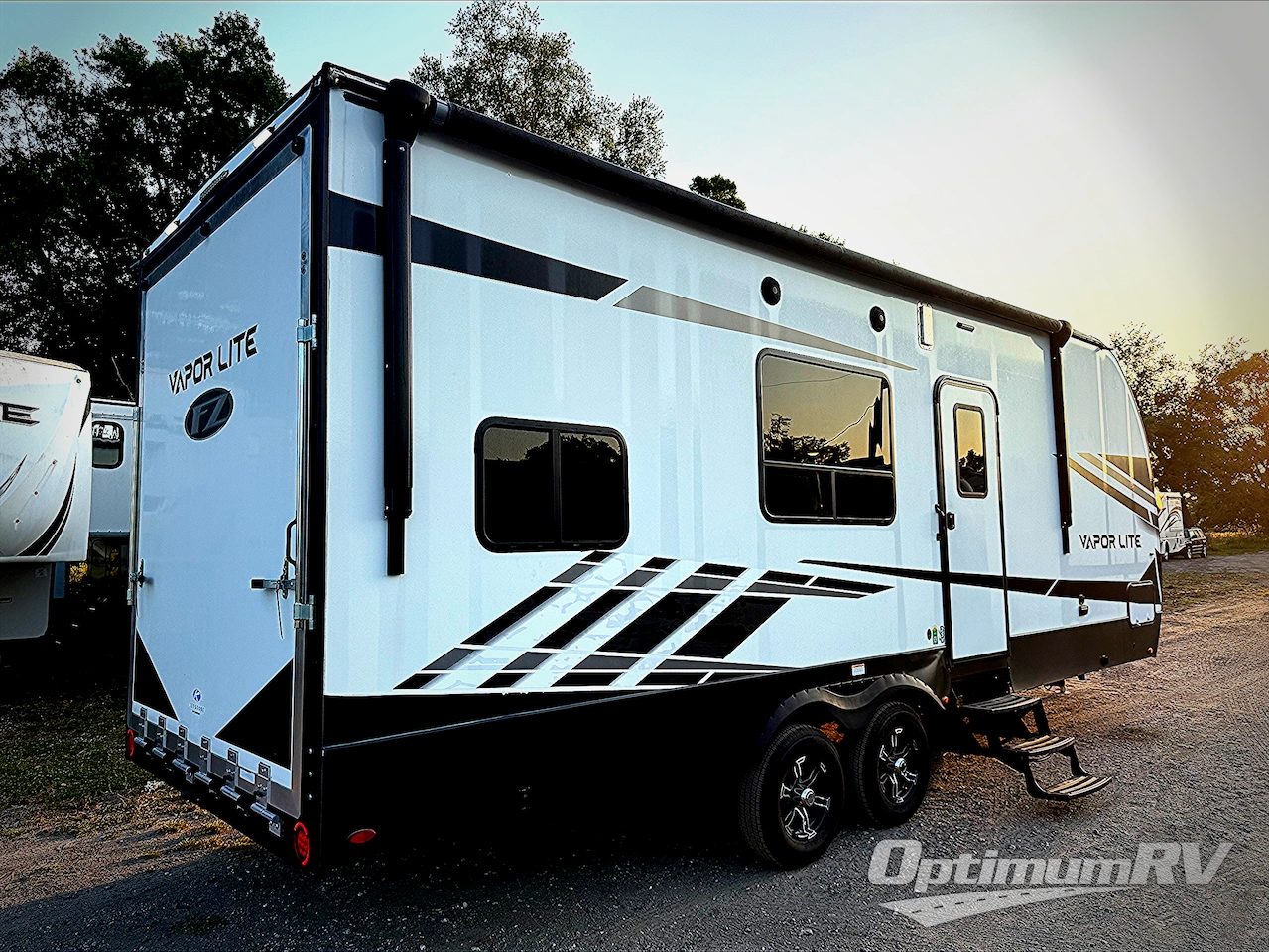 2023 Keystone Fuzion Impact Edition 25V Photo 2