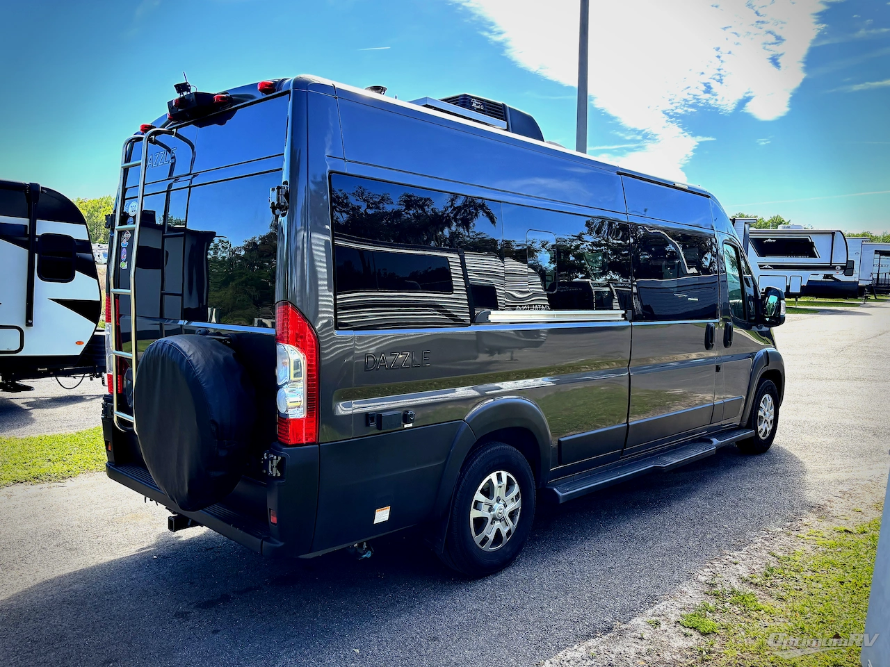 2025 Thor Dazzle 2LB Photo 2