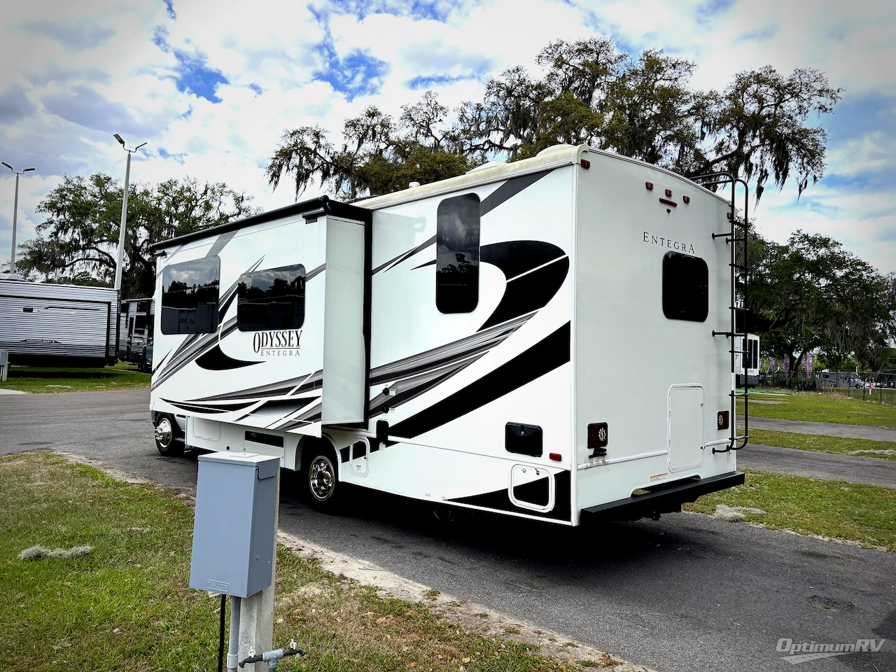 2022 Entegra Odyssey 25R Photo 3