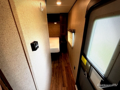 2016 Jayco Jay Flight SLX 245RLSW RV Photo 3