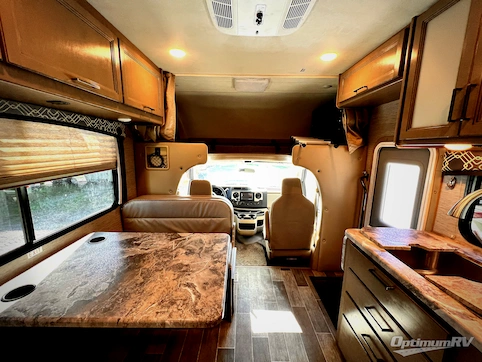 2021 Thor Chateau 22B RV Photo 2