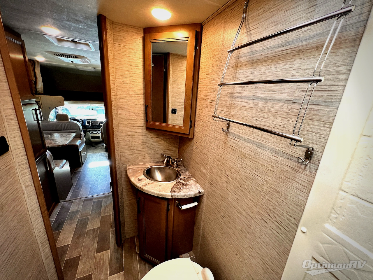 2021 Thor Chateau 22B Photo 17