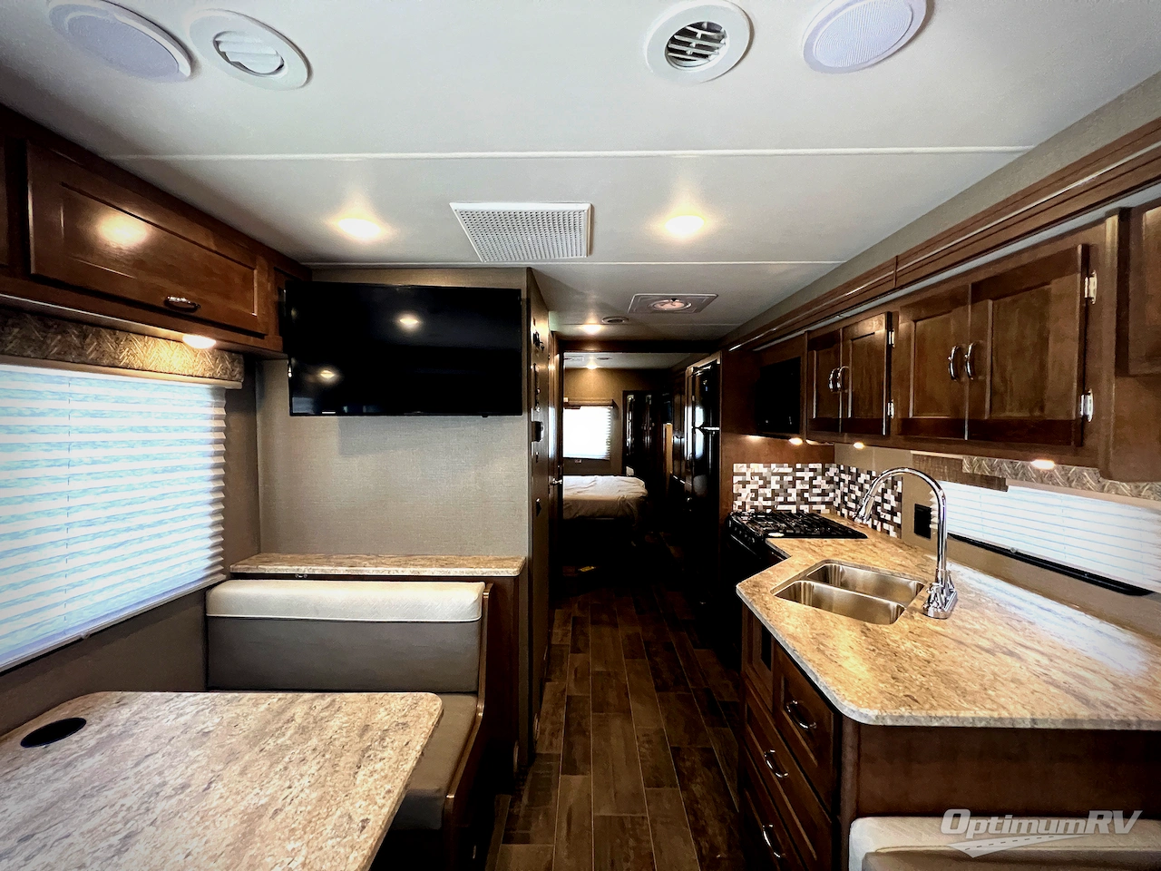 2019 Winnebago Intent 29L Photo 4
