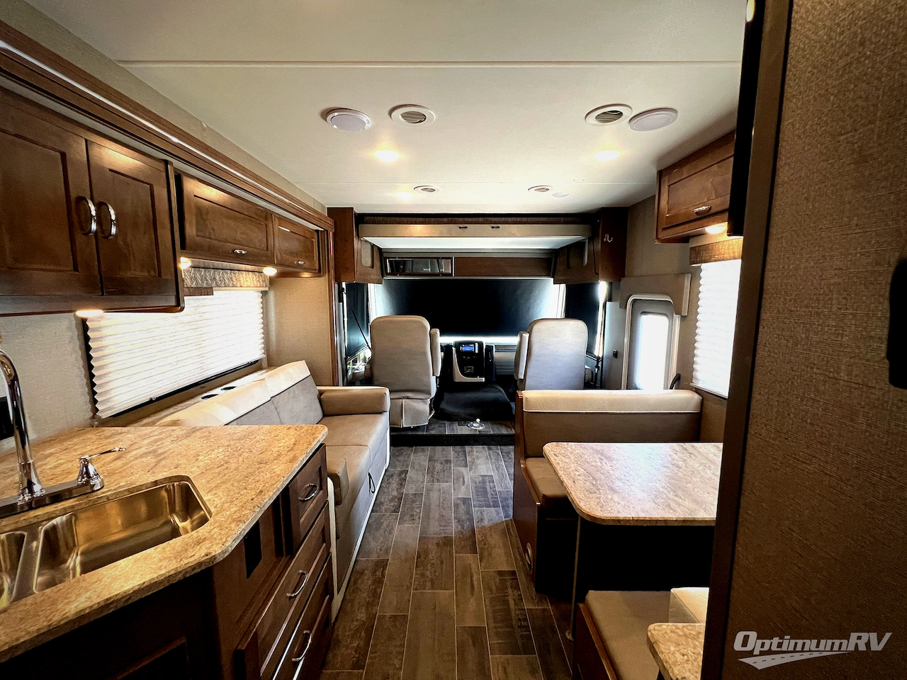 2019 Winnebago Intent 29L Photo 5