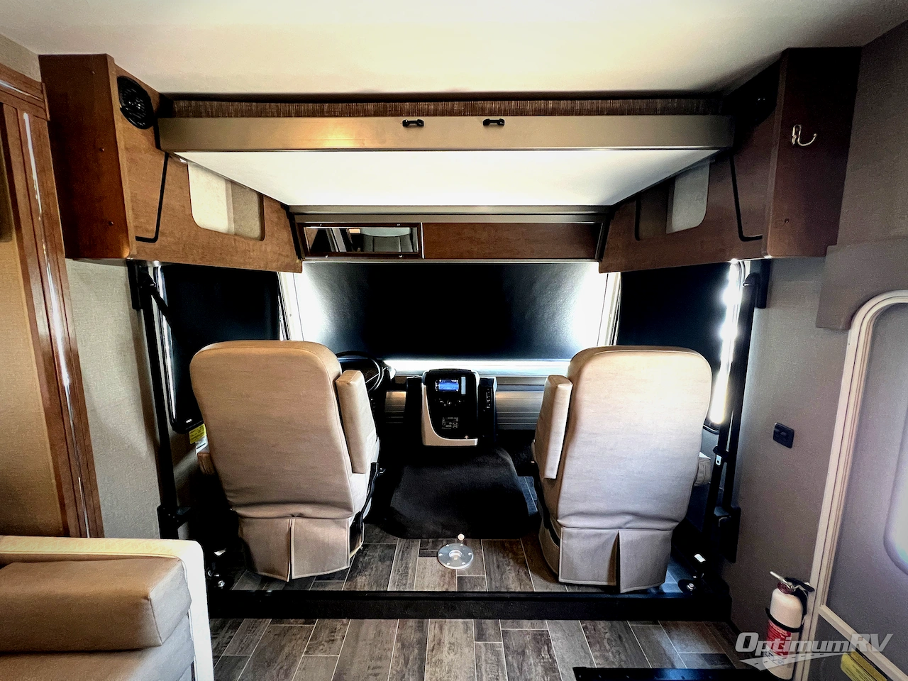2019 Winnebago Intent 29L Photo 6