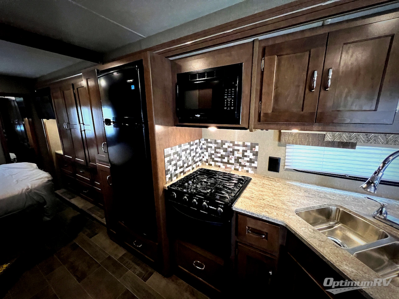 2019 Winnebago Intent 29L Photo 14