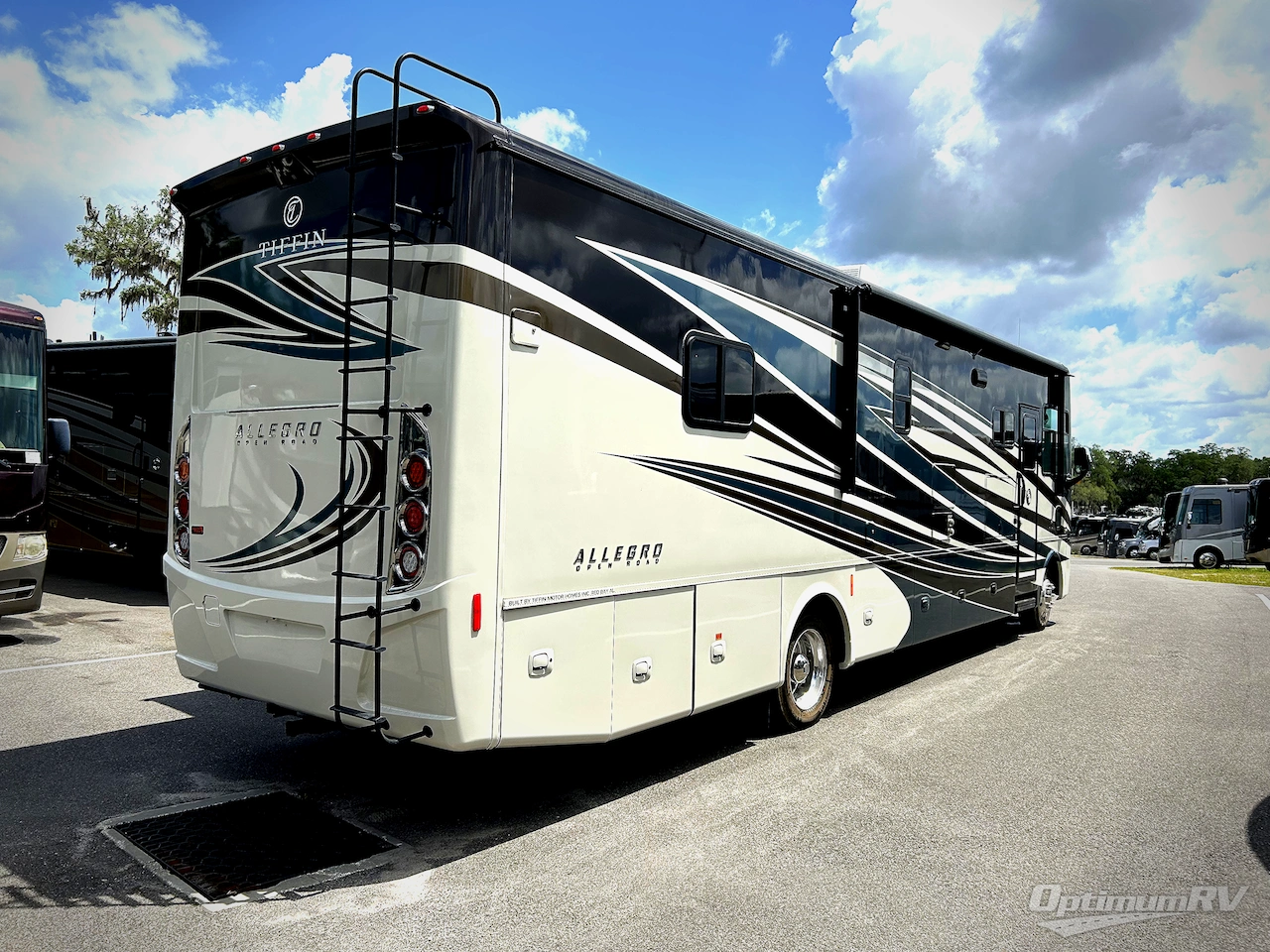2017 Tiffin Allegro 36 LA Photo 2