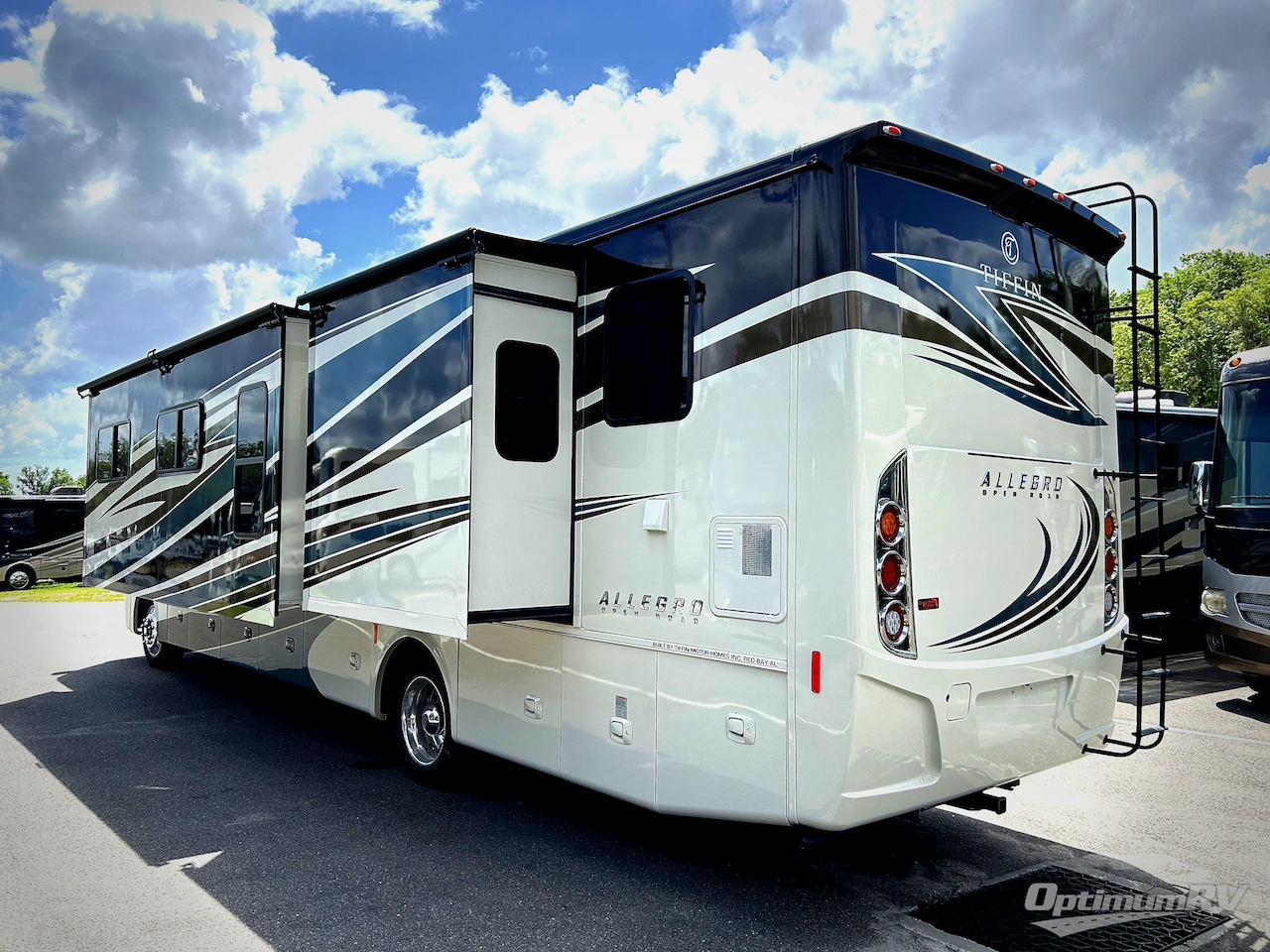 2017 Tiffin Allegro 36 LA Photo 3