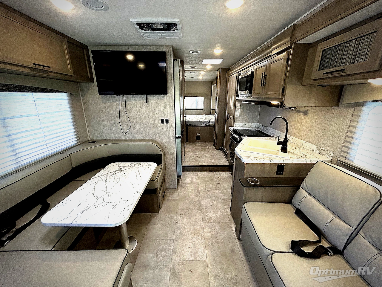 2023 Coachmen Freelander 31FS Photo 7