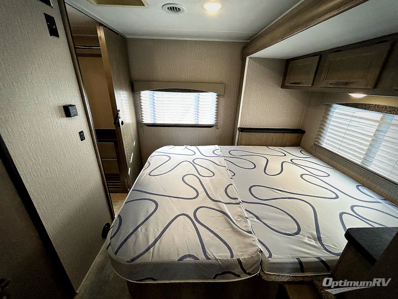 2023 Coachmen Freelander 31FS Photo 17