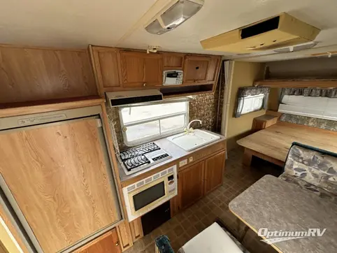 2002 R-Vision TRAIL LIGHT 7230 RV Photo 3