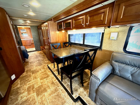 2014 Thor Palazzo 36 1 RV Photo 2