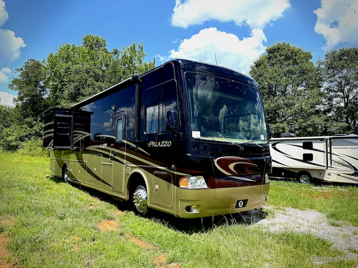 2014 Thor Palazzo 36 1 RV Photo 1