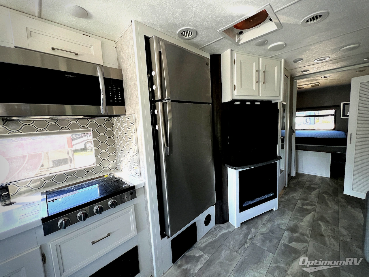 2021 Coachmen Encore 325SS Photo 15