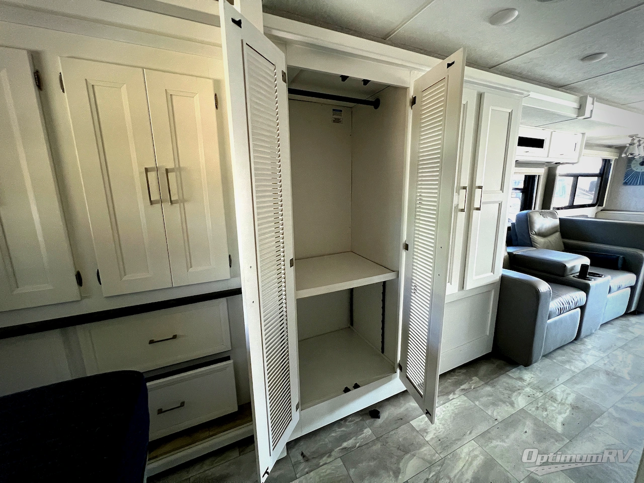 2021 Coachmen Encore 325SS Photo 19