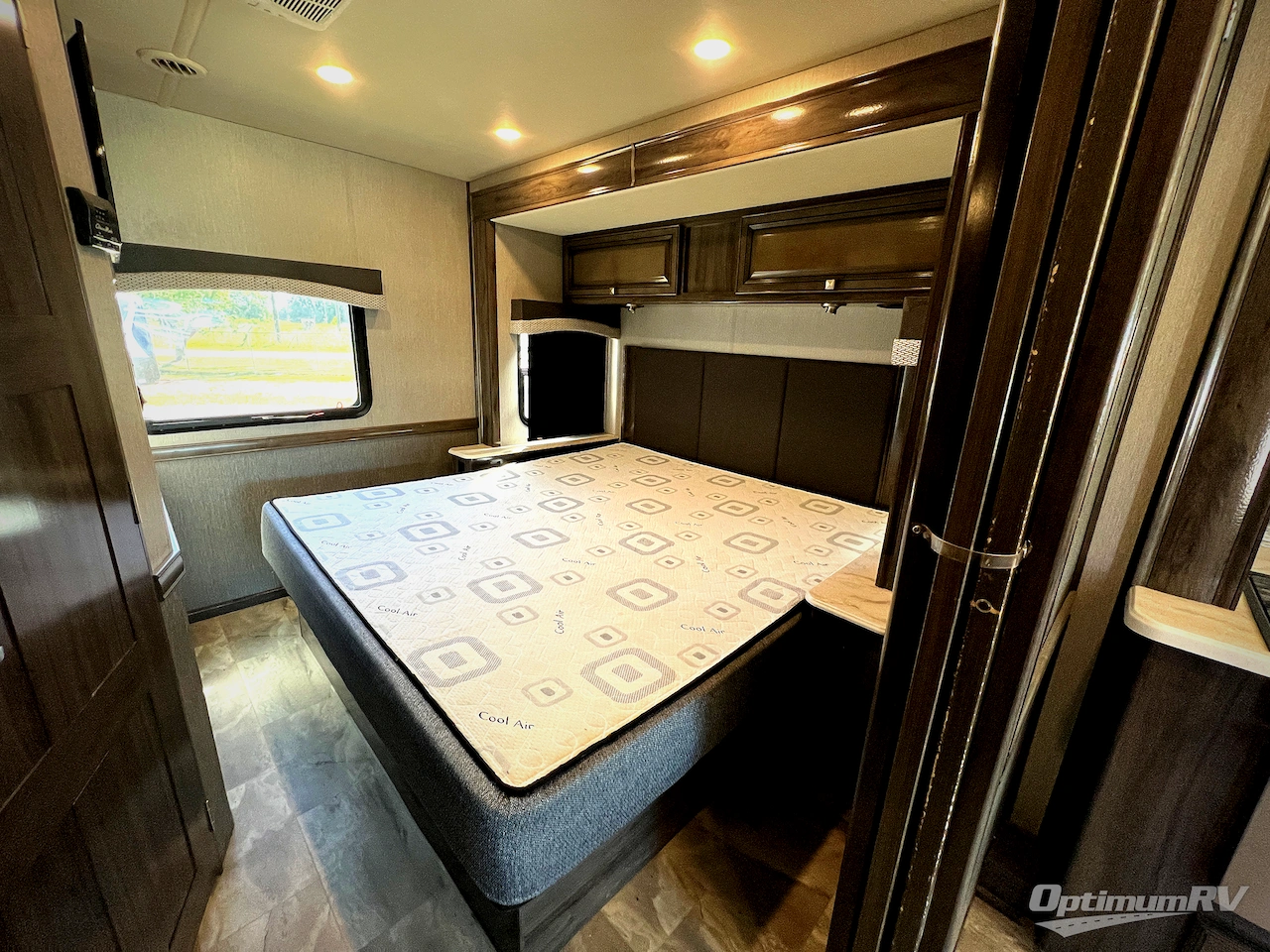 2021 Fleetwood Flair 28A Photo 17