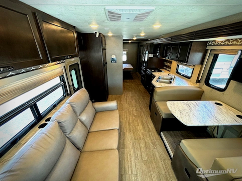 2020 Thor Freedom Traveler 30A RV Photo 2