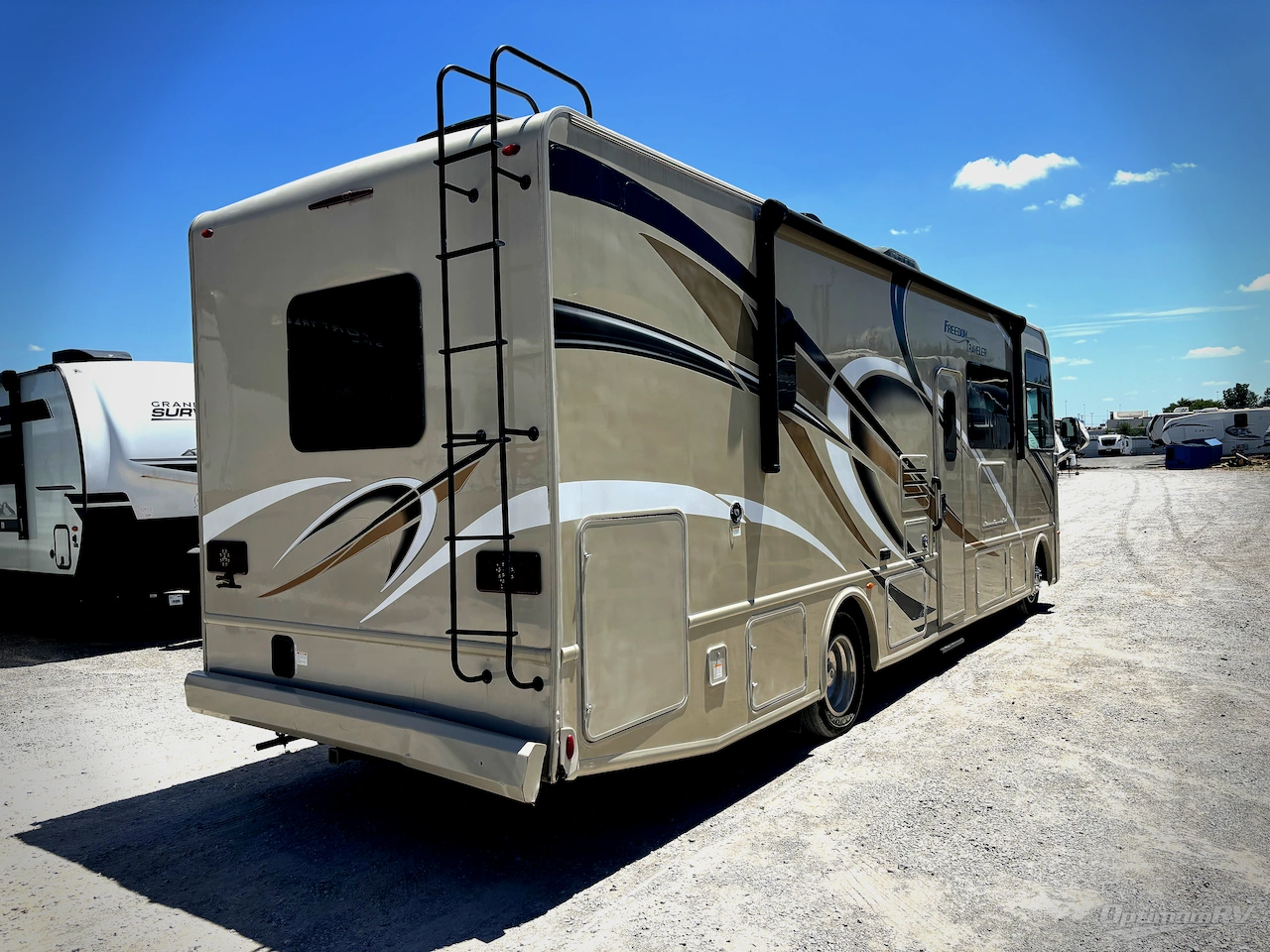 2020 Thor Freedom Traveler 30A Photo 2