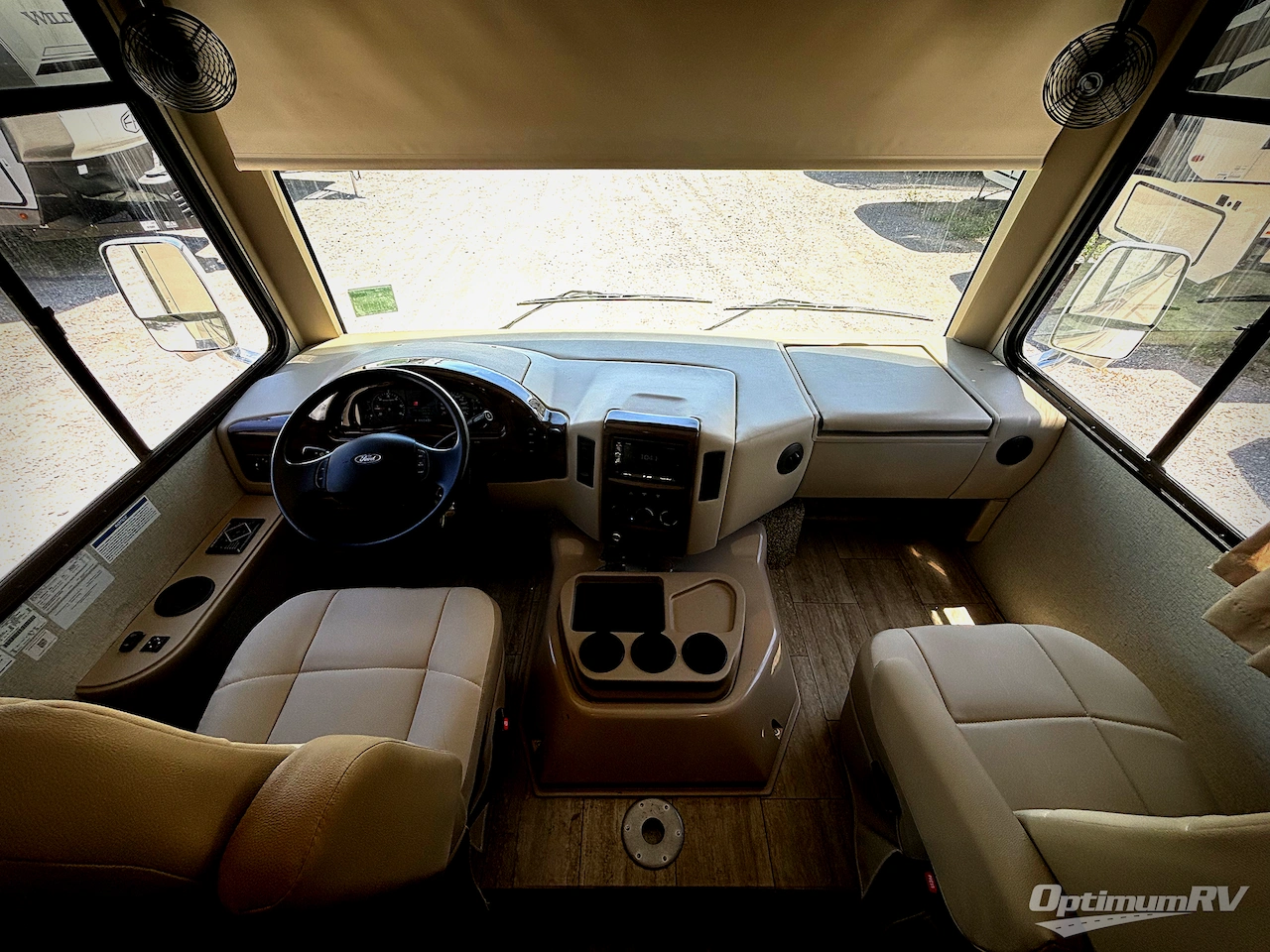 2020 Thor Freedom Traveler 30A Photo 4