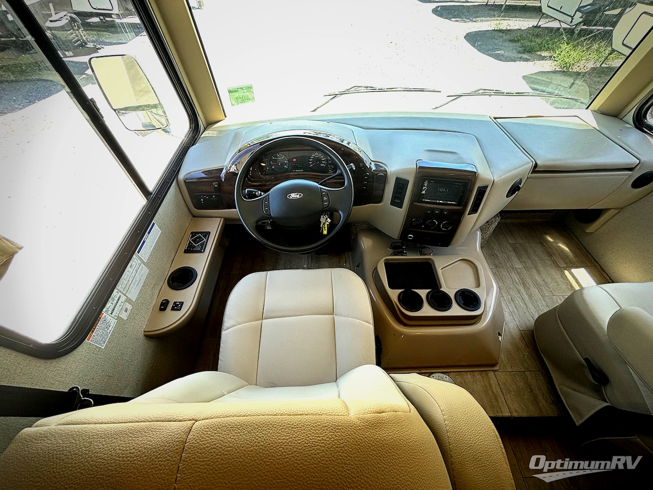2020 Thor Freedom Traveler 30A Photo 5