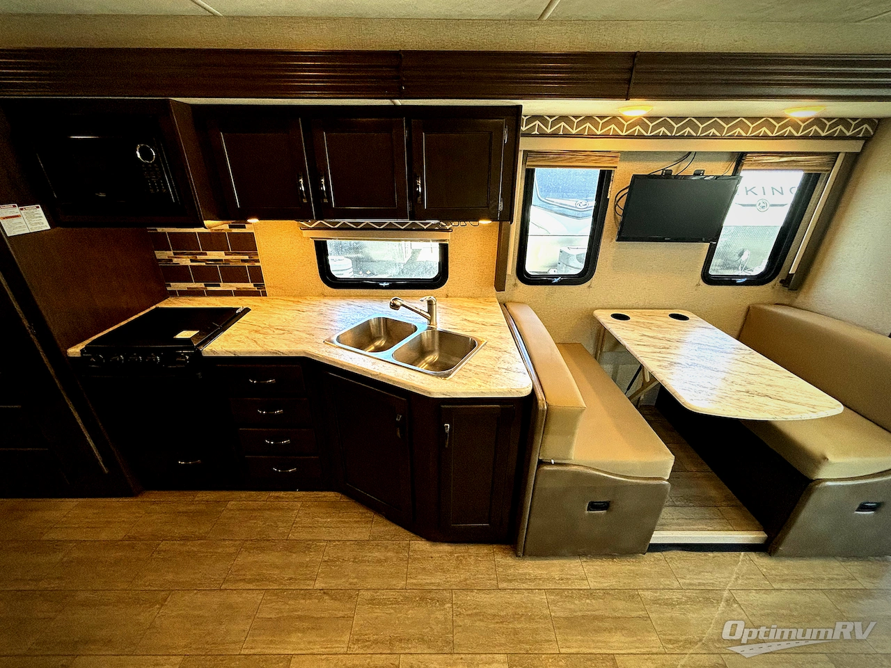 2020 Thor Freedom Traveler 30A Photo 9
