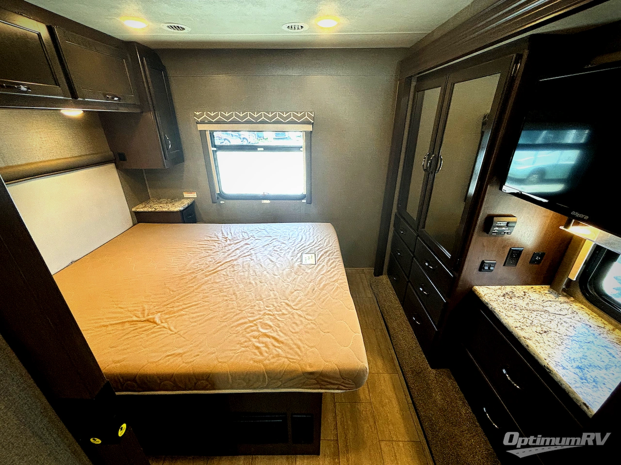 2020 Thor Freedom Traveler 30A Photo 12