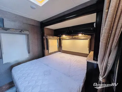 2017 Thor Siesta Sprinter 24SS RV Photo 4