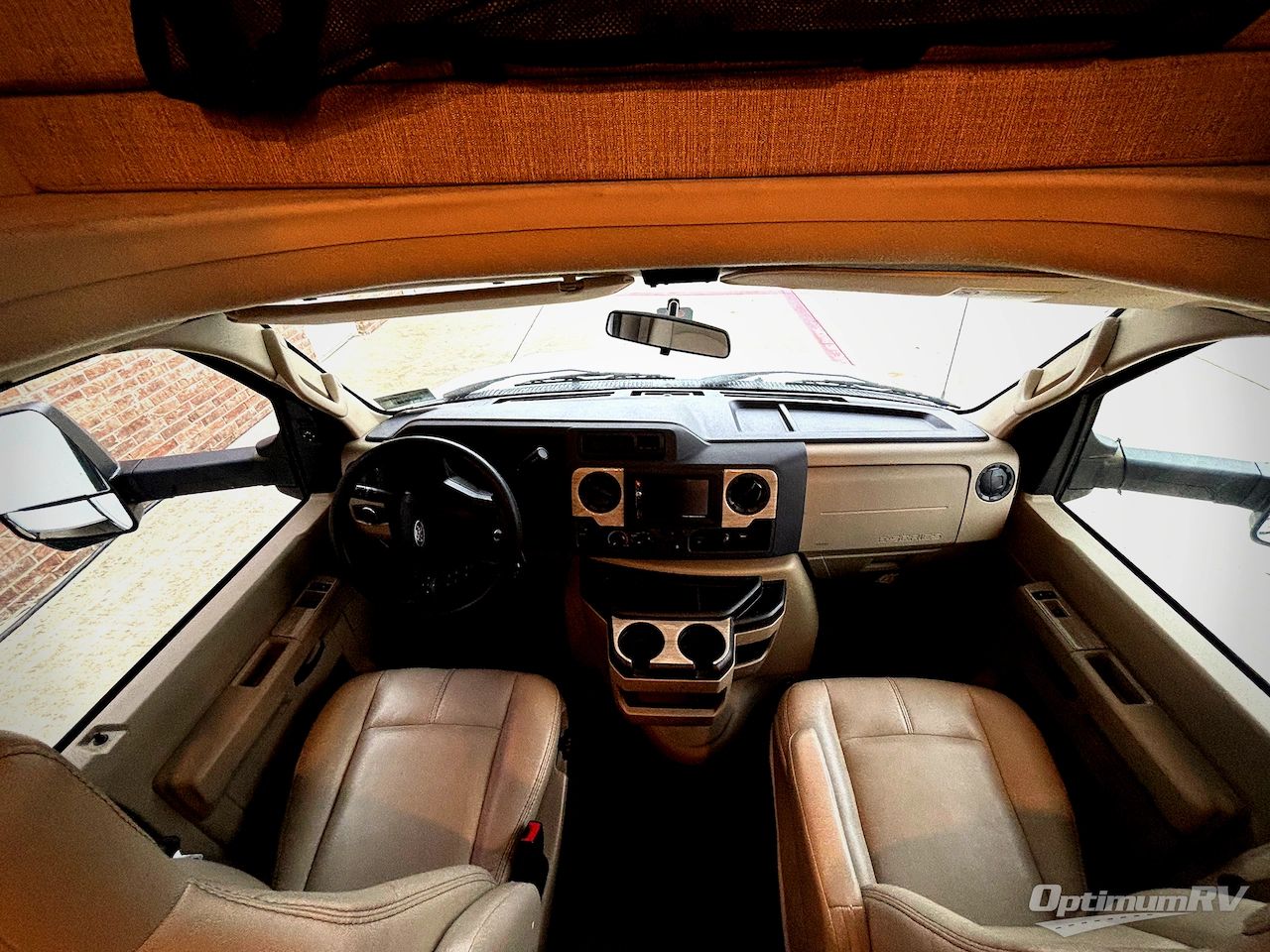 2022 Thor Chateau 27R Photo 8