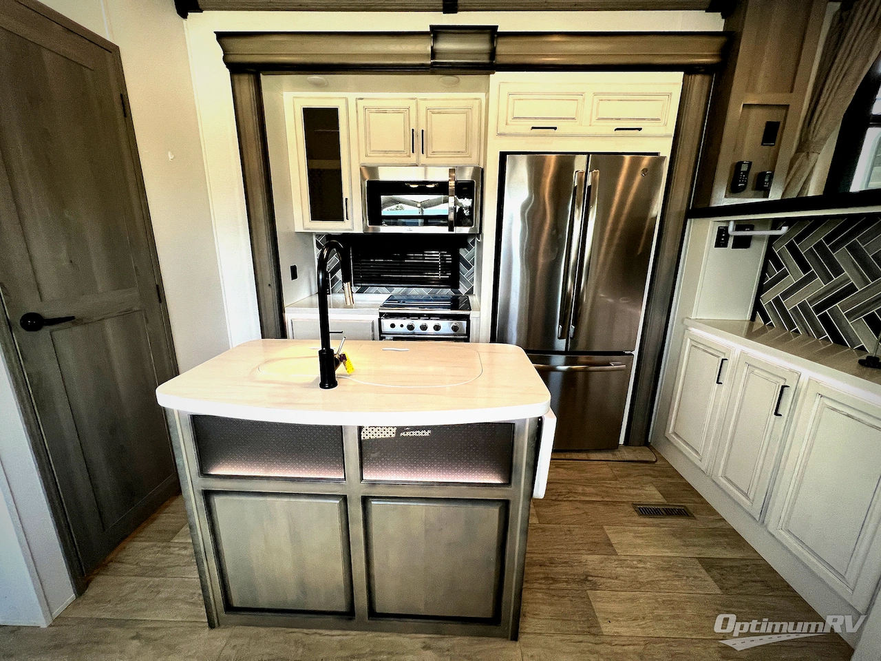 2022 Keystone Montana 3761FL Photo 15