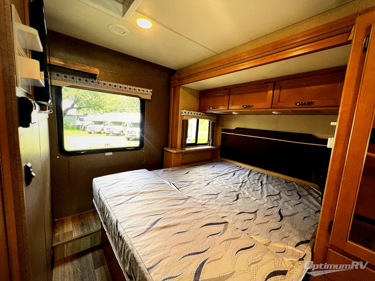 2017 Thor Four Winds 24F Photo 12