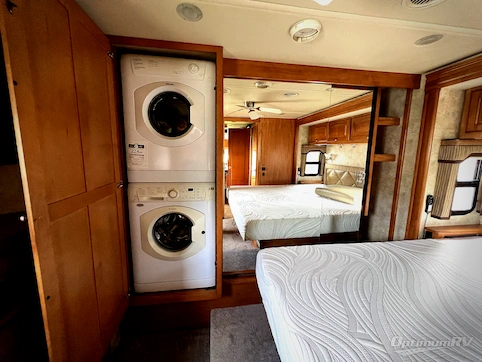 2011 Winnebago Journey 40U RV Photo 4